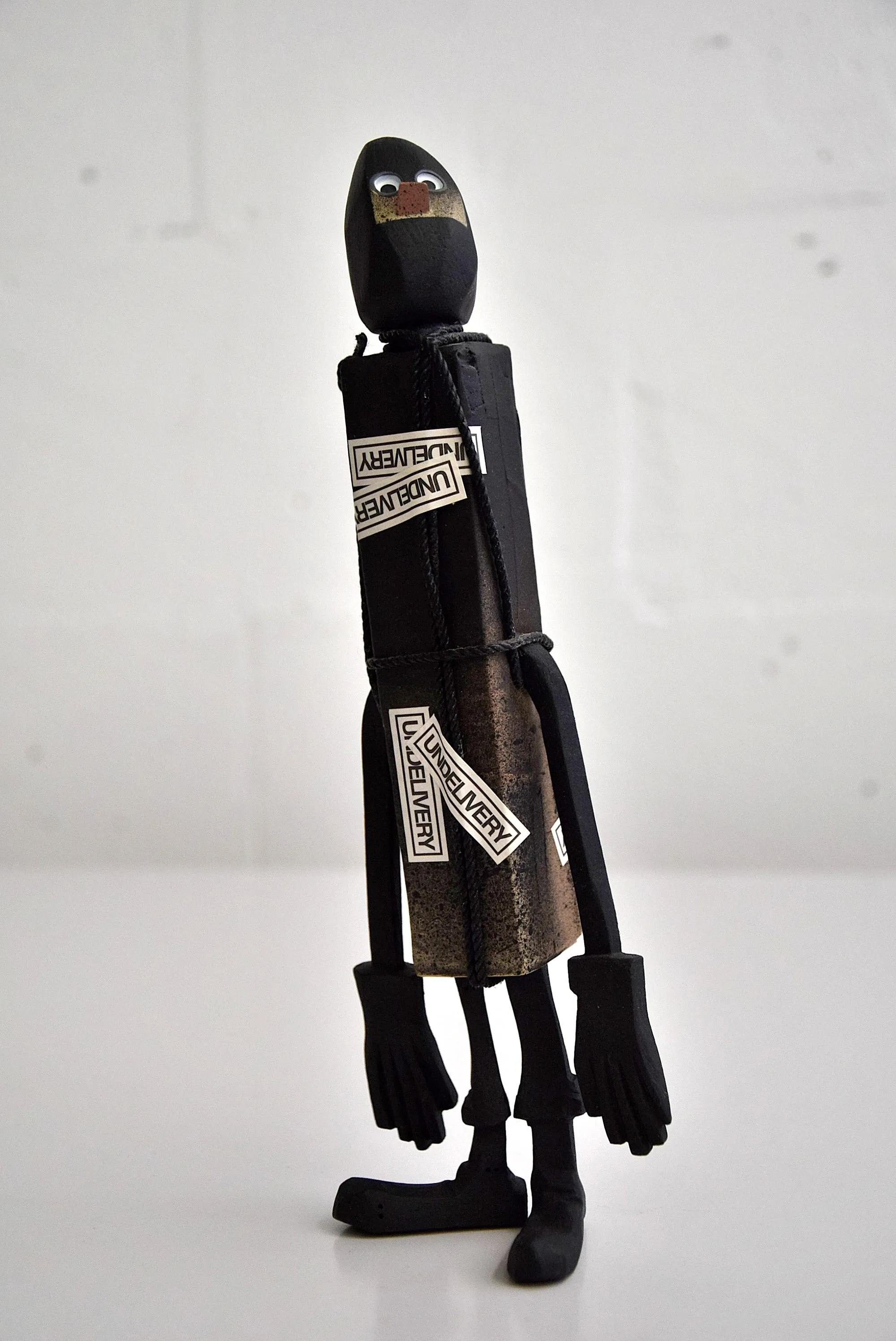 CC 22 Undelivery P.E.T.E.R. by Michael Lau 2003 Designer Art Toy