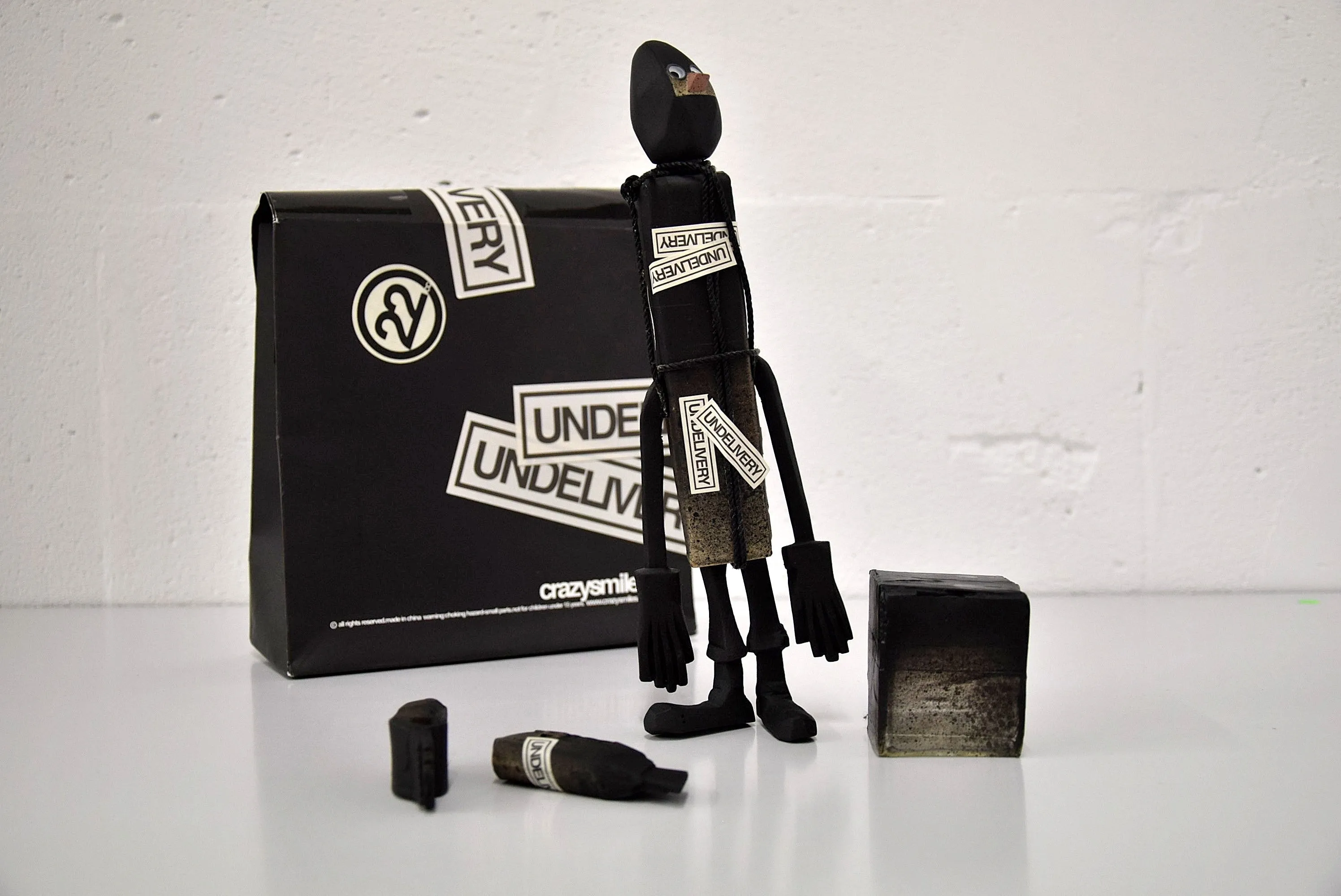 CC 22 Undelivery P.E.T.E.R. by Michael Lau 2003 Designer Art Toy