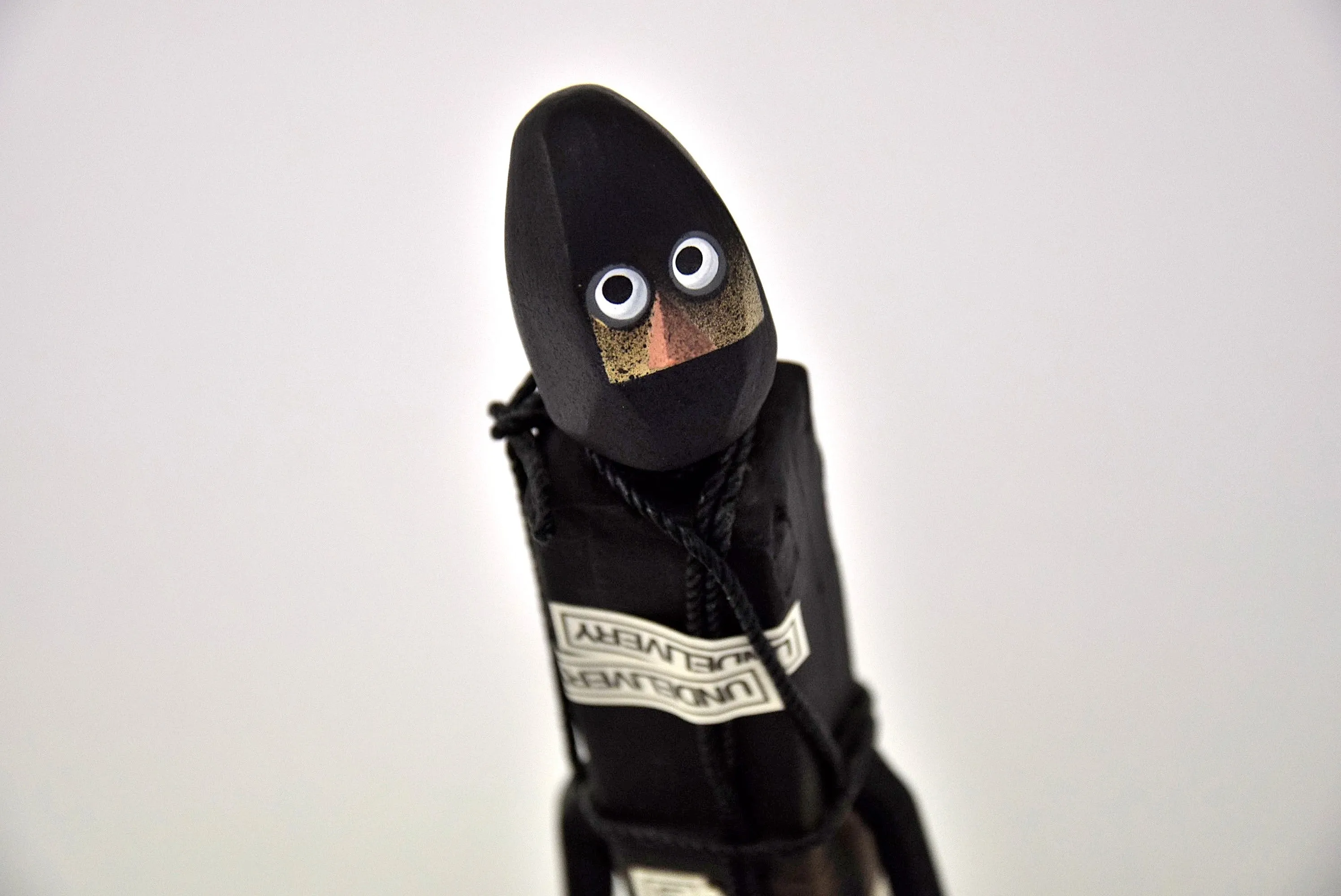 CC 22 Undelivery P.E.T.E.R. by Michael Lau 2003 Designer Art Toy