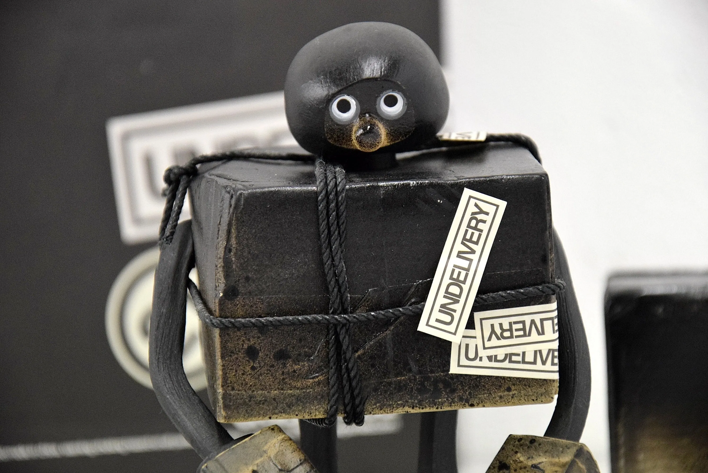 CC 22 Undelivery P.E.T.E.R. by Michael Lau 2003 Designer Art Toy