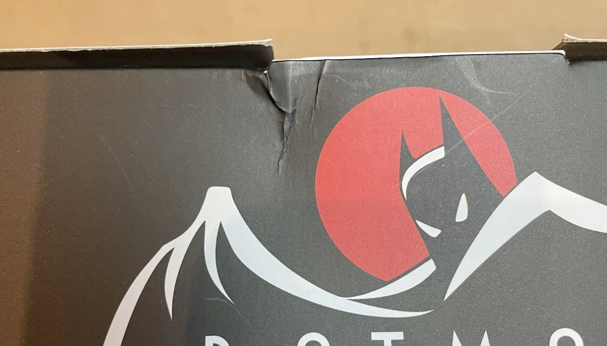 DC Multiverse Action Figure Batman The Animated Series (Gold Label) 18 cm *Slight Box Damage*
