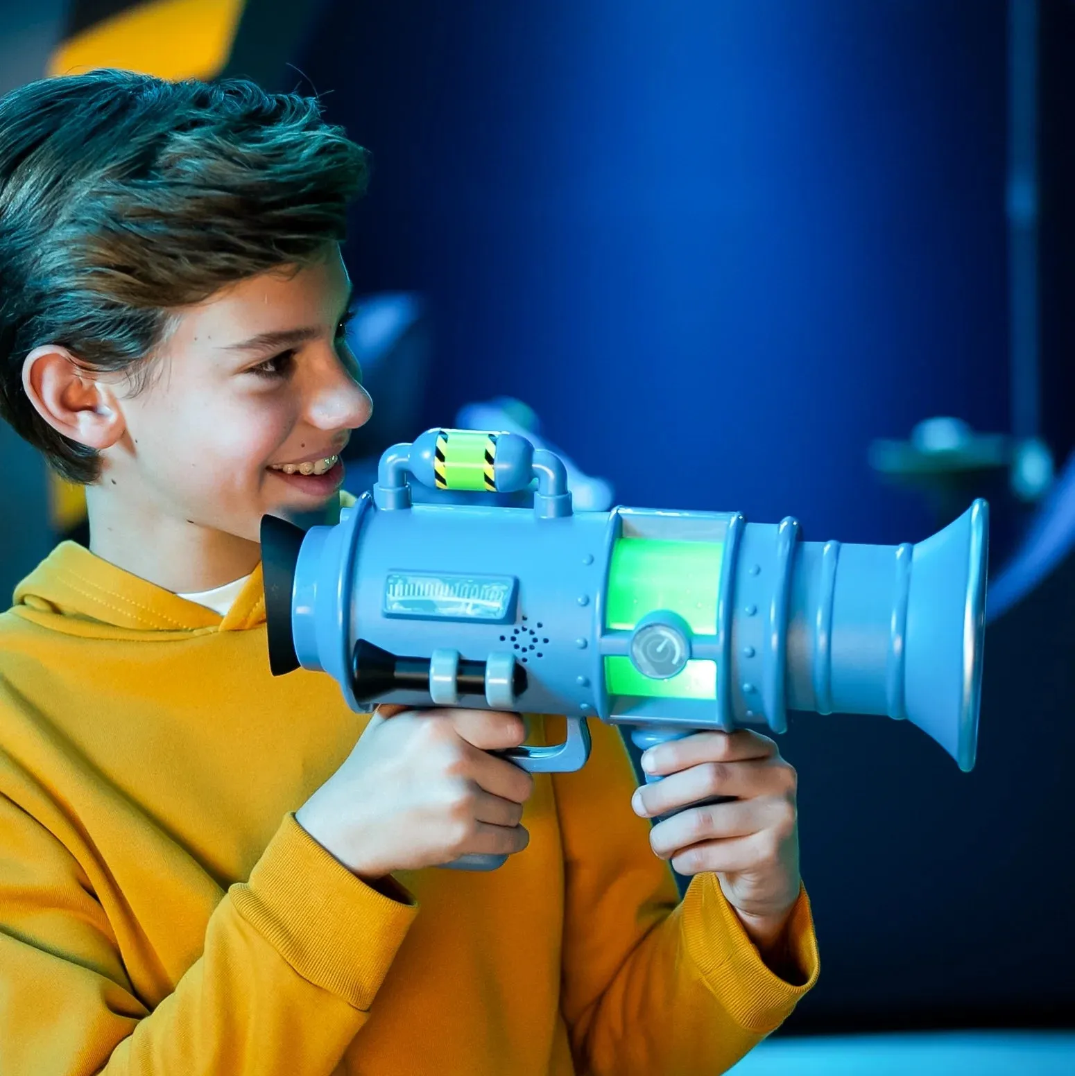 Despicable Me 4 The Ultimate Fart Blaster, Blasts out REAL Fart Rings of fog,  Lights, Sounds, Smells, Ages 4 