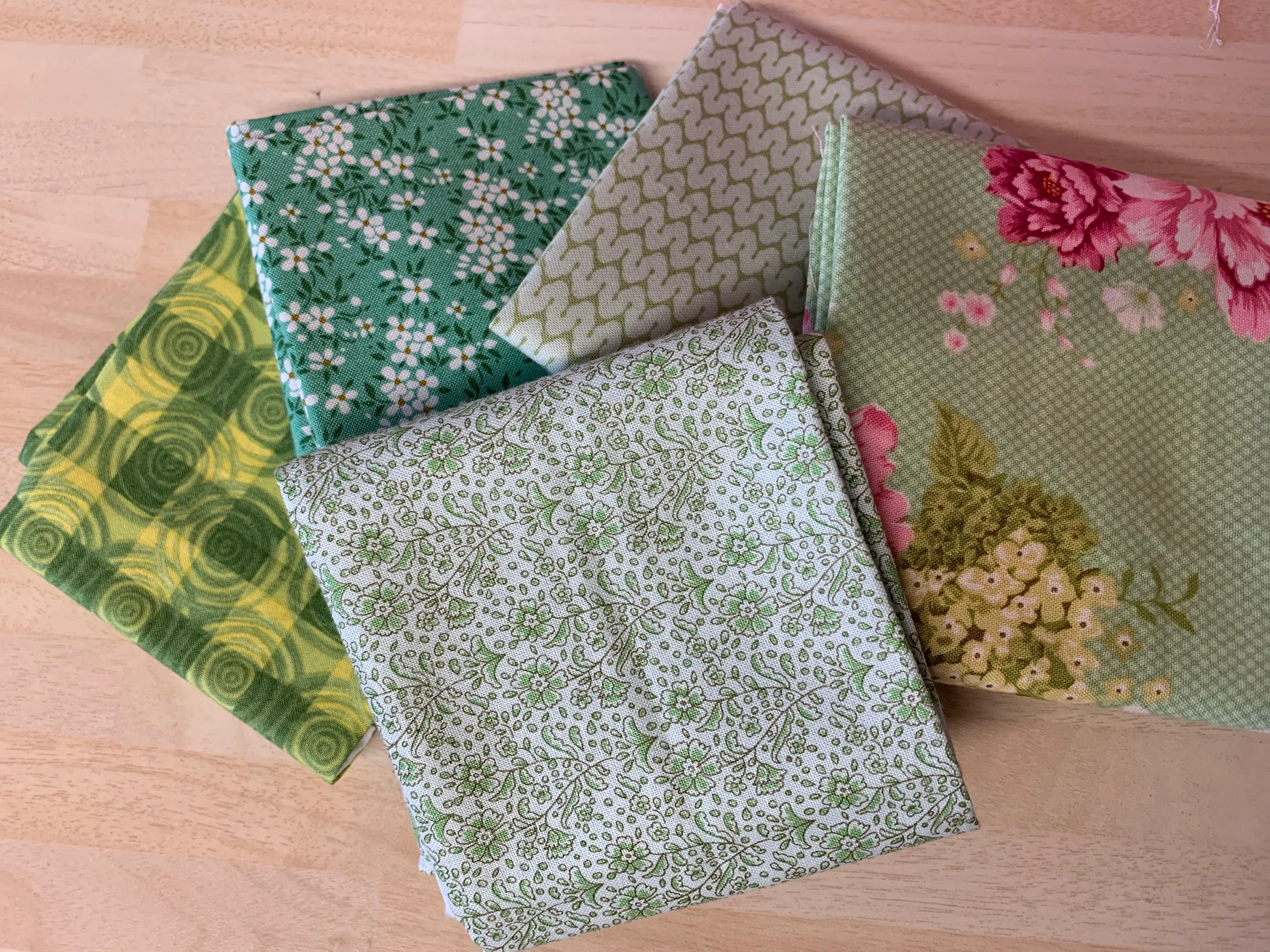 Fat quarter patchwork fabric mystery bundle