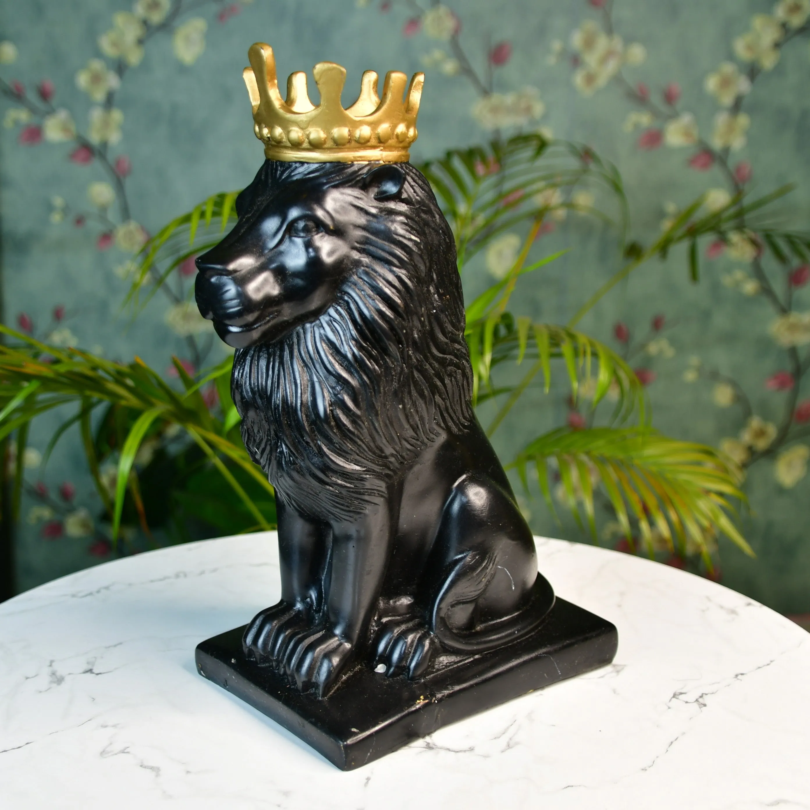Mayii Black Lion Showpiece