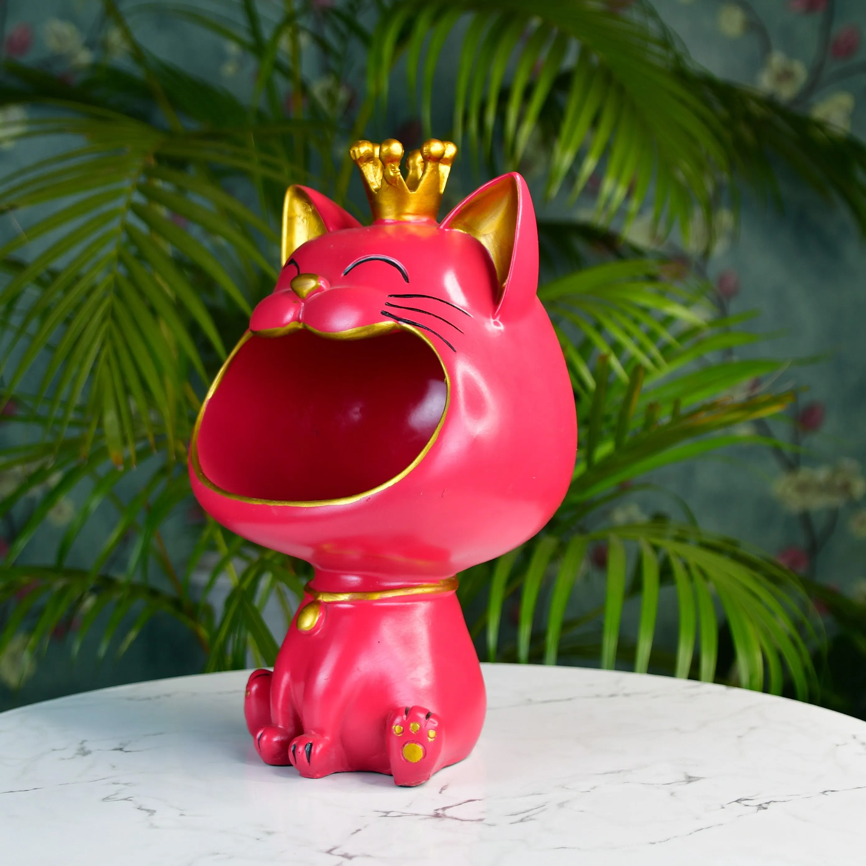 Mayii Moulded Resin Cat Holder
