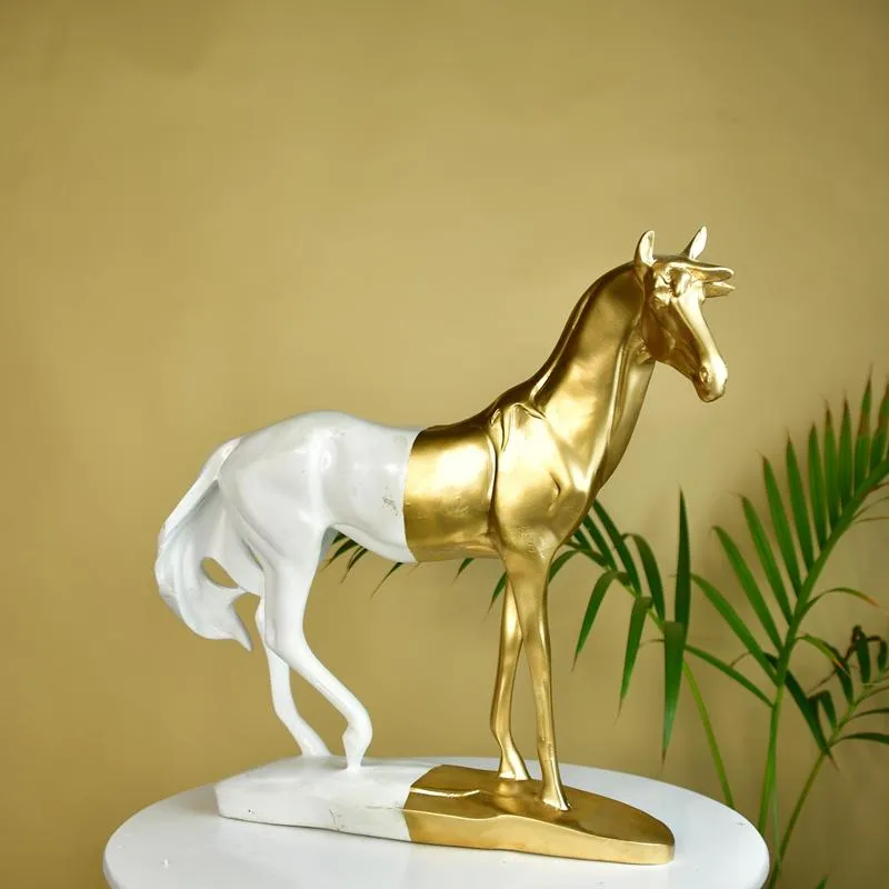 Mayii White Gold Stallion