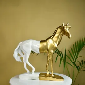Mayii White Gold Stallion
