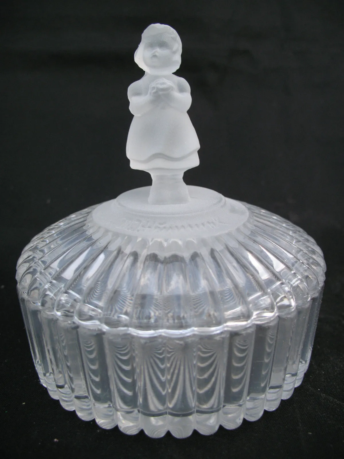 NEW NIB AVON GOEBEL HUMMEL FROSTED GIRL LEAD CRYSTAL GLASS Figurine Trinket BOX Collectible Collectibles