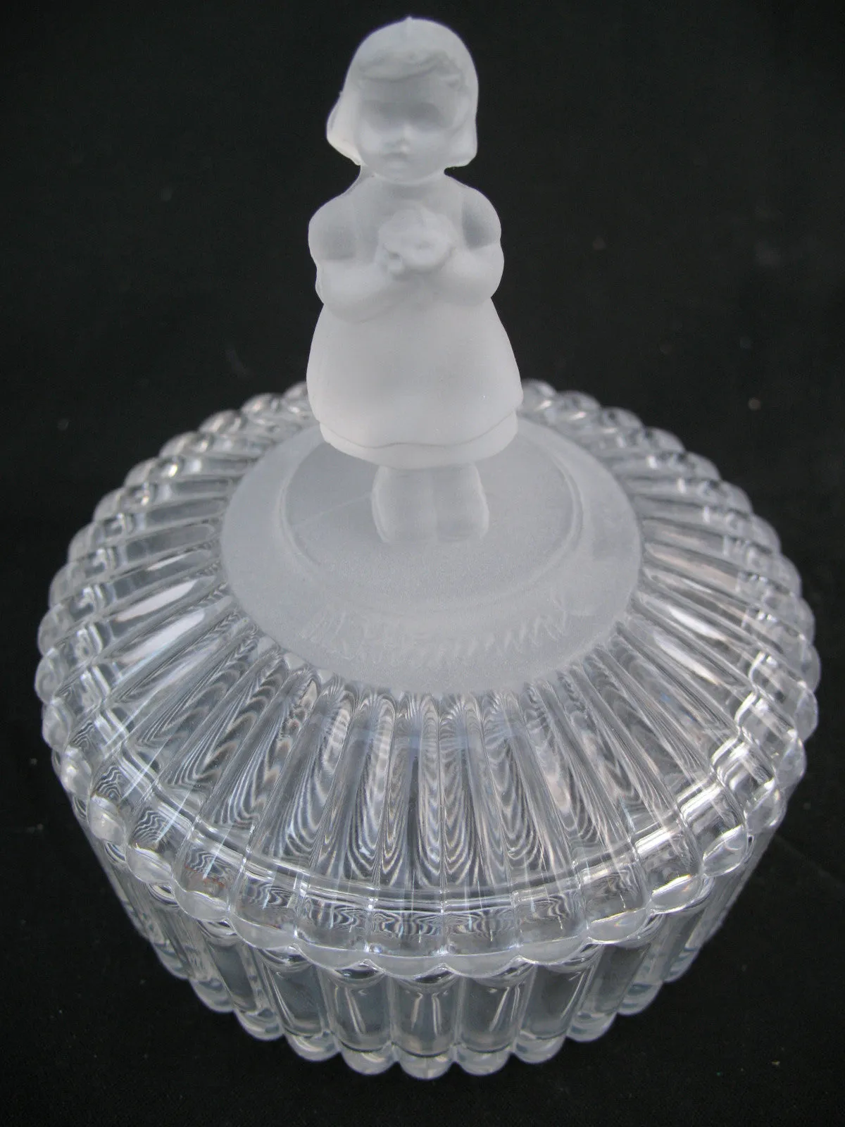 NEW NIB AVON GOEBEL HUMMEL FROSTED GIRL LEAD CRYSTAL GLASS Figurine Trinket BOX Collectible Collectibles