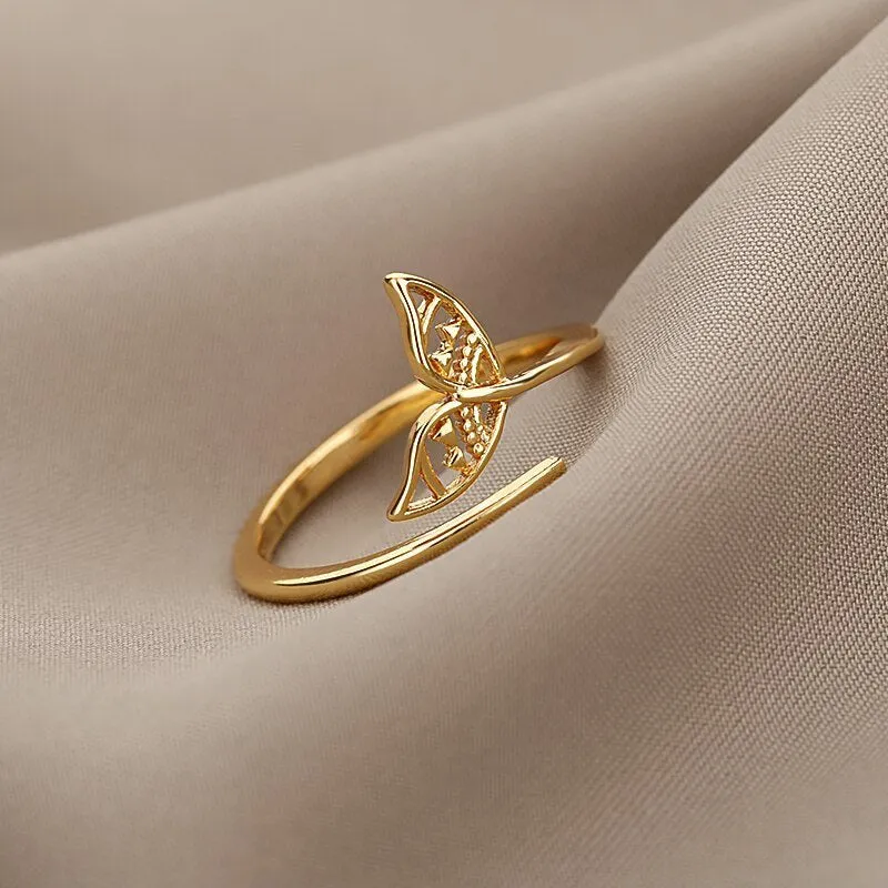 Ride the Wave with Our Gold Mermaid Tail Ring - Perfect for Surfers and Ocean Lovers